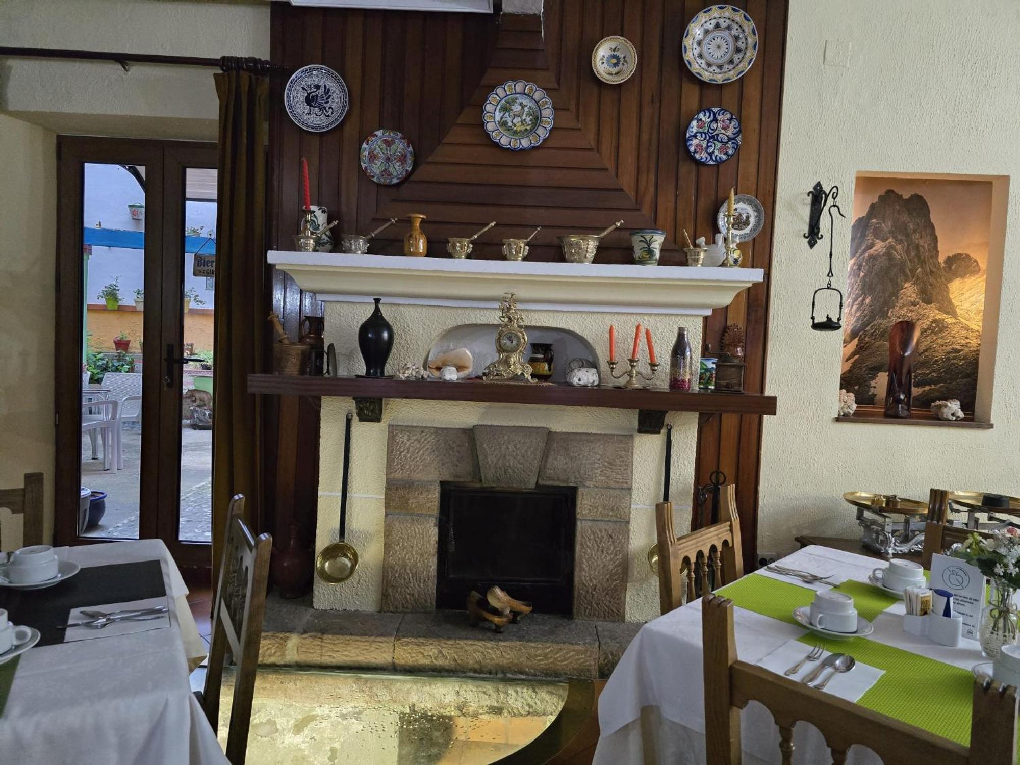 Hosteria Picos De Europa Potes Exterior photo